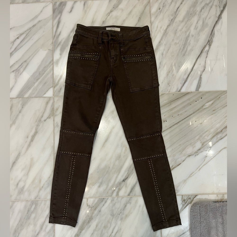 Hour cargo jean with gold studding. - Picture 3 of 3